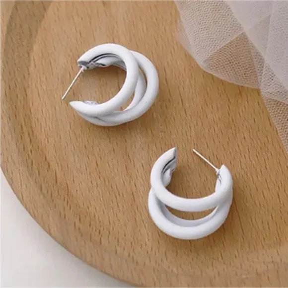 White Curve Earrings - Picture 1 of 1
